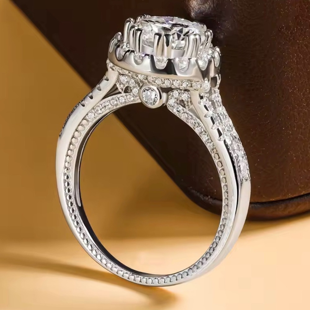 Elegant Silver Moissanite Ring 925 sterling silver plated - Picture 2 of 9